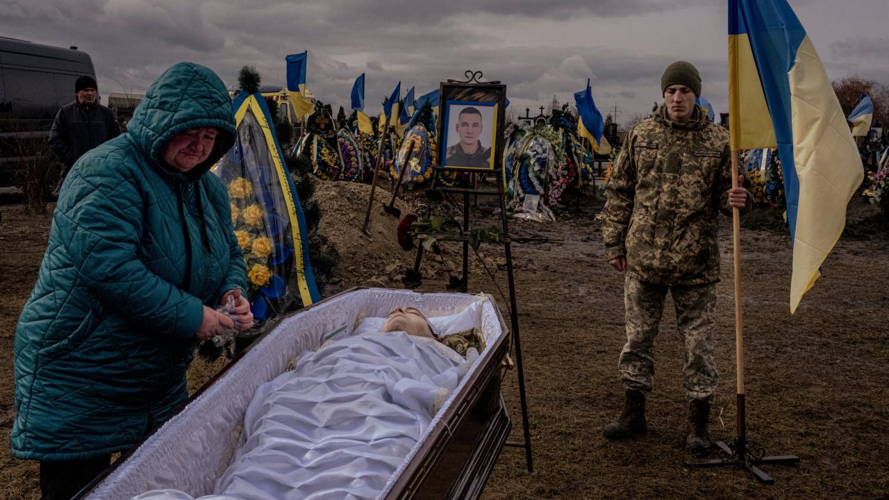 Ukraine killed donbas ukrainian soldiers trench ceasefire year scanpix serviceman digs frontline his